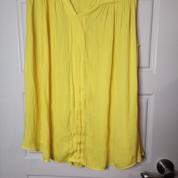 Lane Bryant Tank Womens Size 20 Lightweight Longer Length Flowy Loose Fit Yellow - Picture 3 of 9